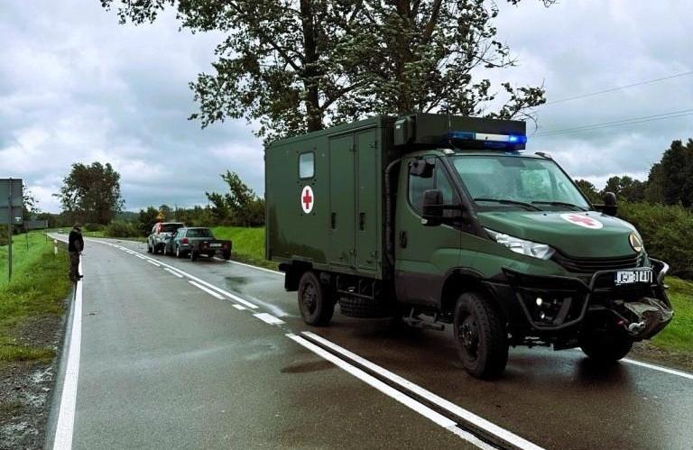 Giżyccy żołnierze ruszyli z pomocą uczestnikom kolizji