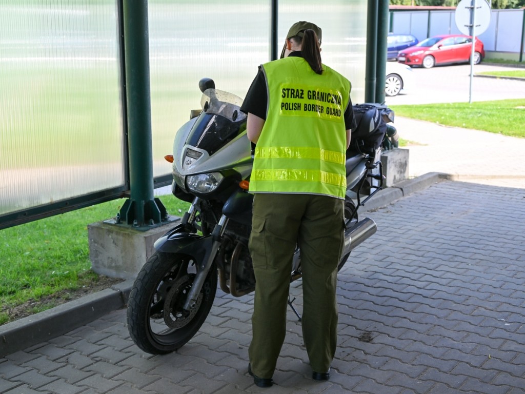 Nawigacja zaprowadziła go na przejście graniczne. Motocykl okazał się skradziony