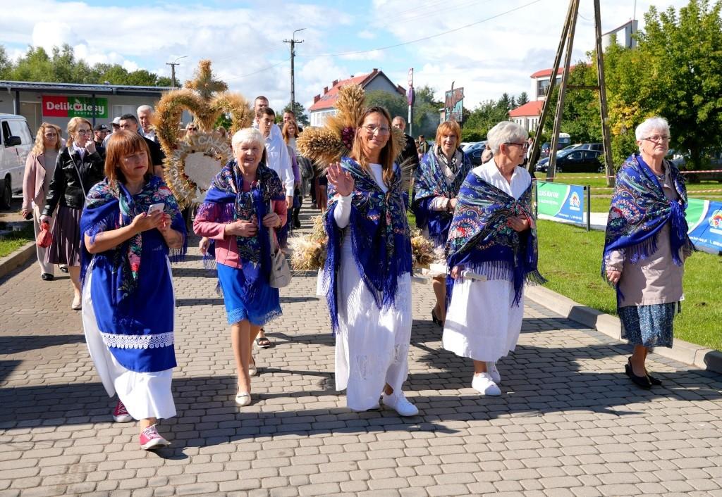 Dożynki Powiatowo-Gminne w Bystrym. Święto plonów, konkursy i koncert Skolima