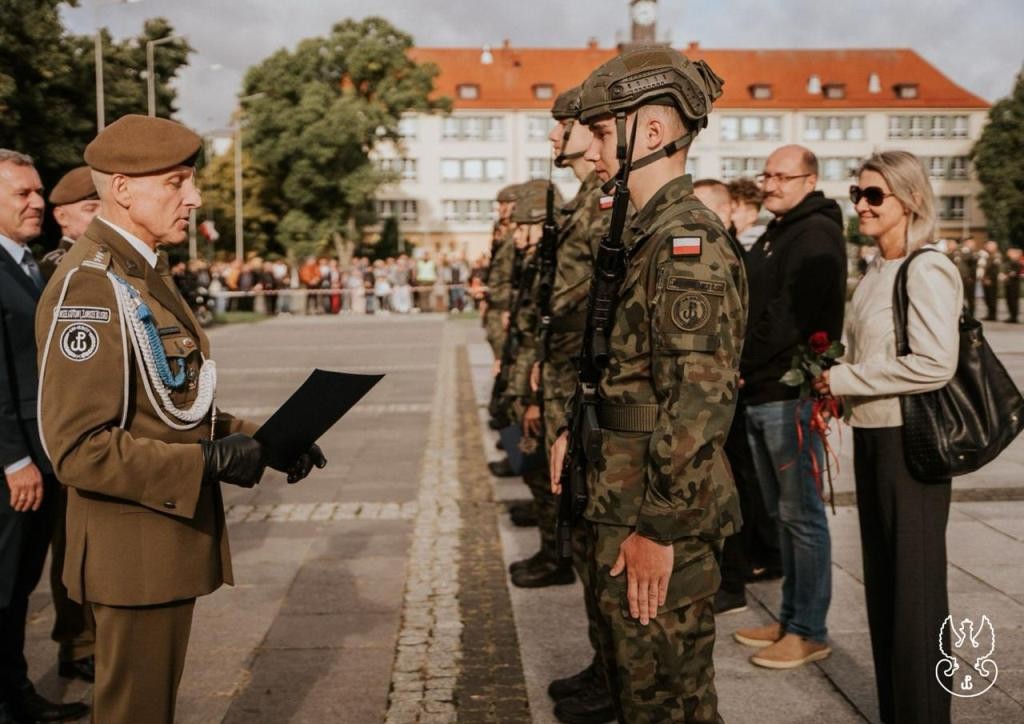 Niemal 140 ochotników złożyło przysięgę wojskową w Giżycku. Tak zakończyli „Wakacje z WOT” (11)