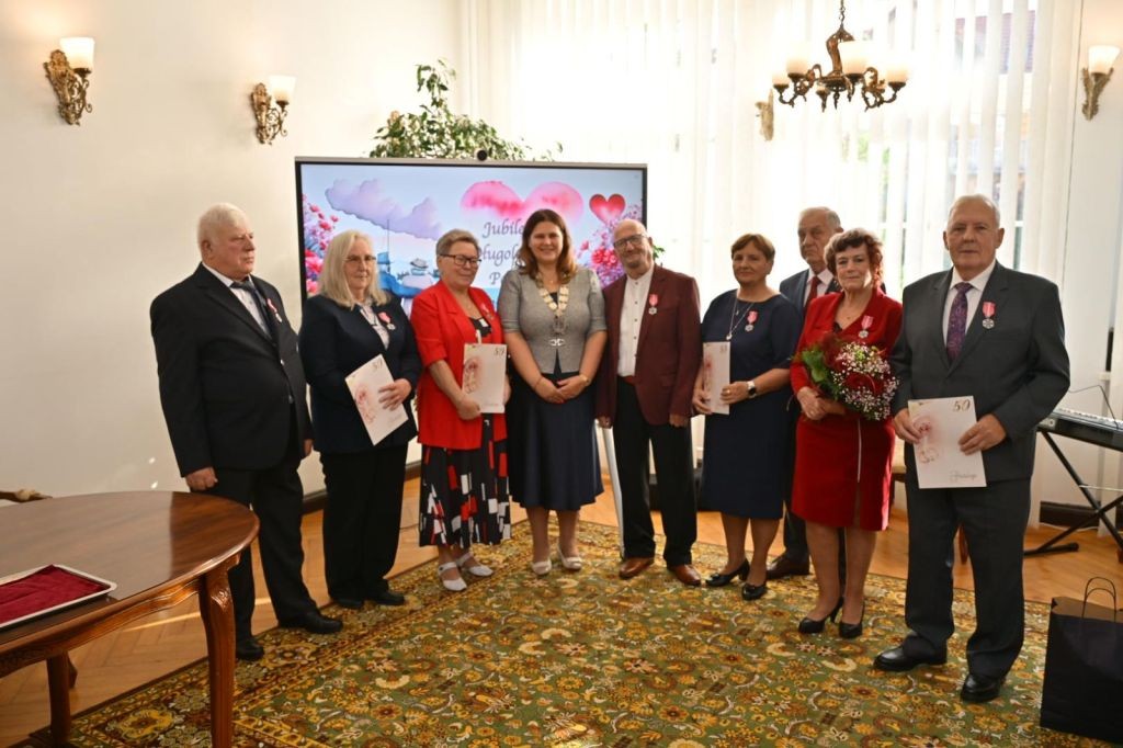 Medale za długoletnie pożycie małżeńskie wręczone. Uroczystość w giżyckim ratuszu